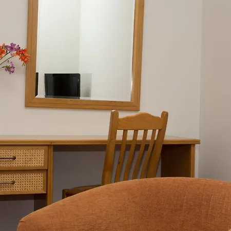 Rainha D. Amelia, Arts & Leisure Отель Каштелу-Бранку