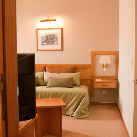 Rainha D. Amelia, Arts & Leisure 4* Каштелу-Бранку