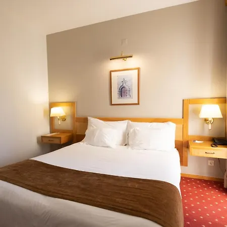 Szálloda Rainha D. Amélia, Arts&leisure 4*