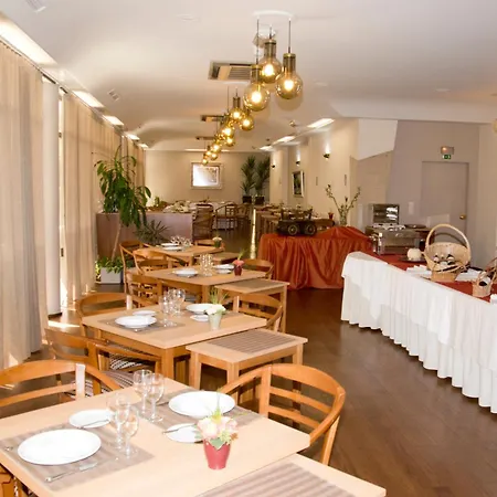 Szálloda Rainha D. Amélia, Arts&leisure 4*