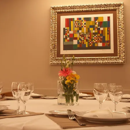 Rainha D. Amelia, Arts & Leisure Отель Каштелу-Бранку