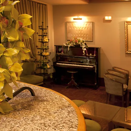 Rainha D. Amelia, Arts & Leisure Отель Каштелу-Бранку