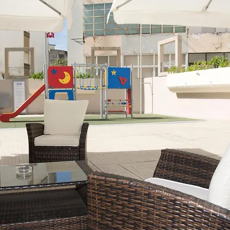 Rainha D. Amélia, Arts&leisure 4*