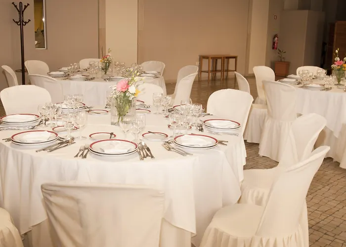 Rainha D. Amelia, Arts & Leisure Hotel