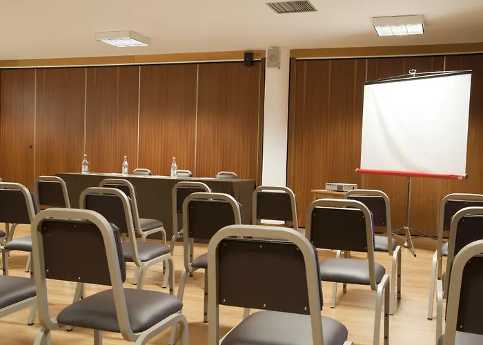 Rainha D. Amélia, Arts&leisure 4*